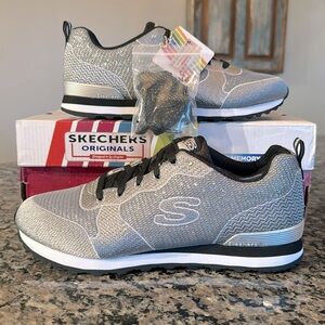 Skechers Gray and Black Women's Sneakers